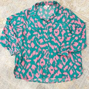 Small Umgee button ton top